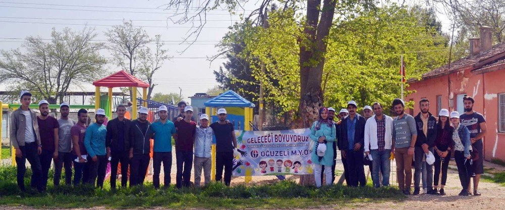 Oğuzeli Meslek Yüksekokulu Öğrencileri, Köy Okuluna Hayat Verdi