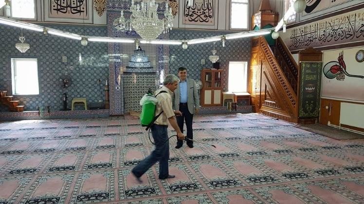 Pazaryeri’nde Camiler Temizlenerek Gül Suyu İle Yıkanıyor