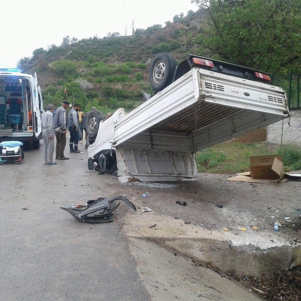 Koyulhisar’da Trafik Kazası: 1 Yaralı