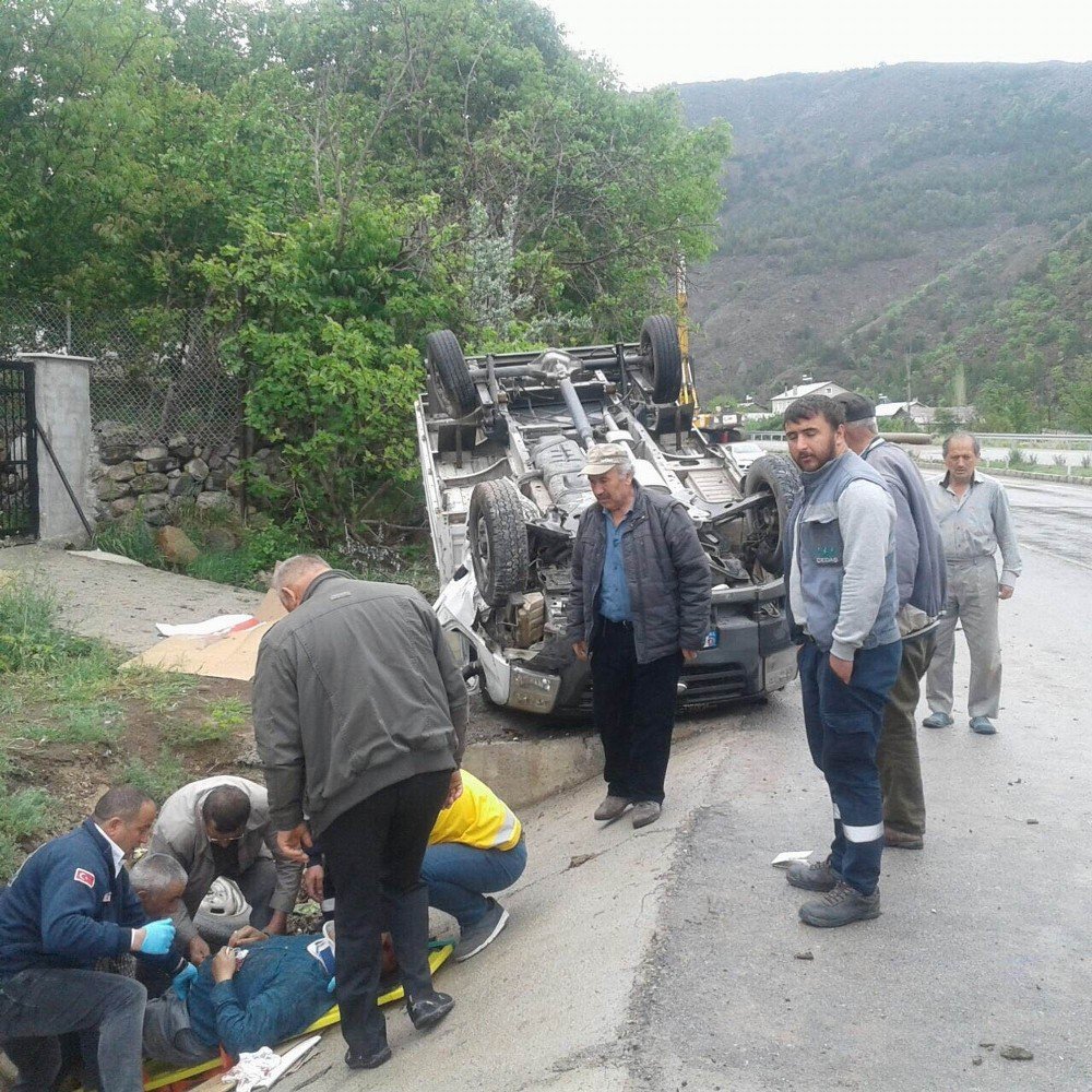 Koyulhisar’da Trafik Kazası: 1 Yaralı