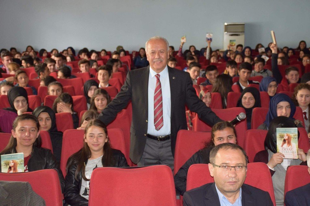 Tokat’ta Lise Öğrencilerine Konferans Verildi