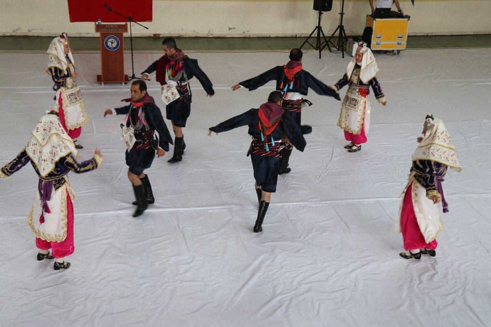 Toros Üniversitesi’nde Bahar Şenlikleri Renkli Başladı