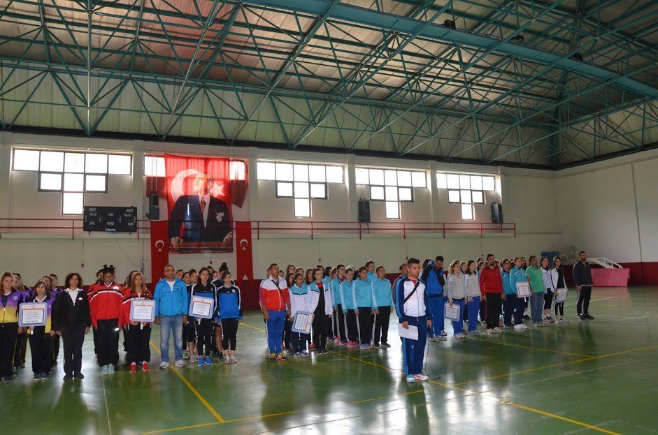 Türkiye Genç Kızlar Futsal Yarı Final Müsabakaları Emet’te Başladı