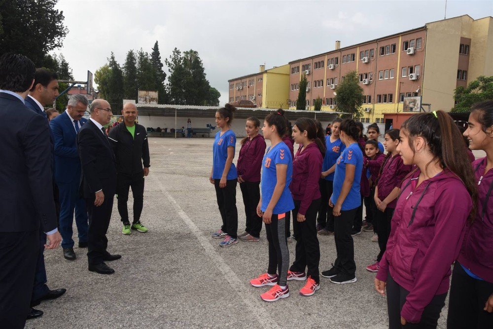 Vali Demirtaş, Başarılı Sporcuların Yanında