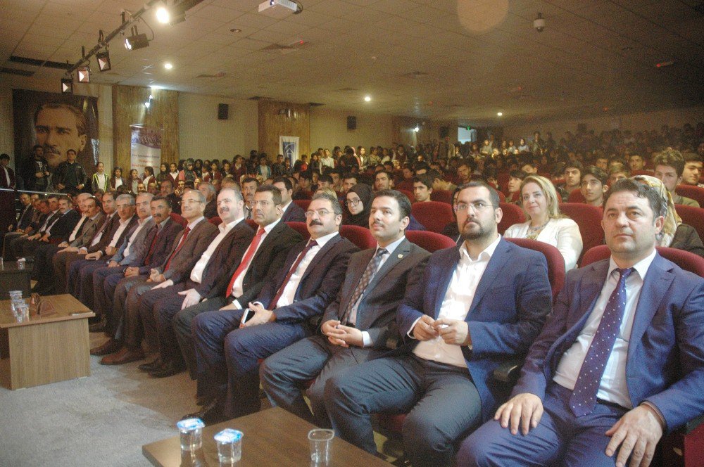 Van’da ‘Kendini Arayan Adam’ Konferansı