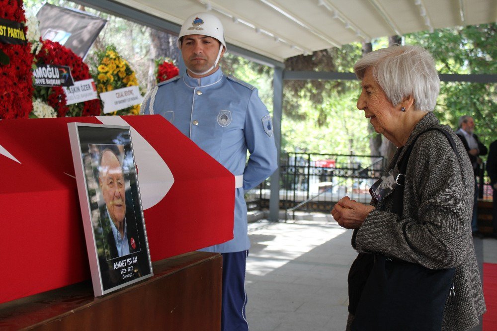 Ahmet İsvan Son Yolculuğunda Uğurlandı