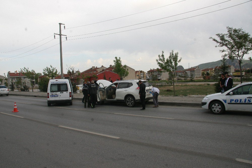 Polisin “Dur” İhtarına Uymayarak Kaçan Oto Hırsızı Vurularak Yakalandı