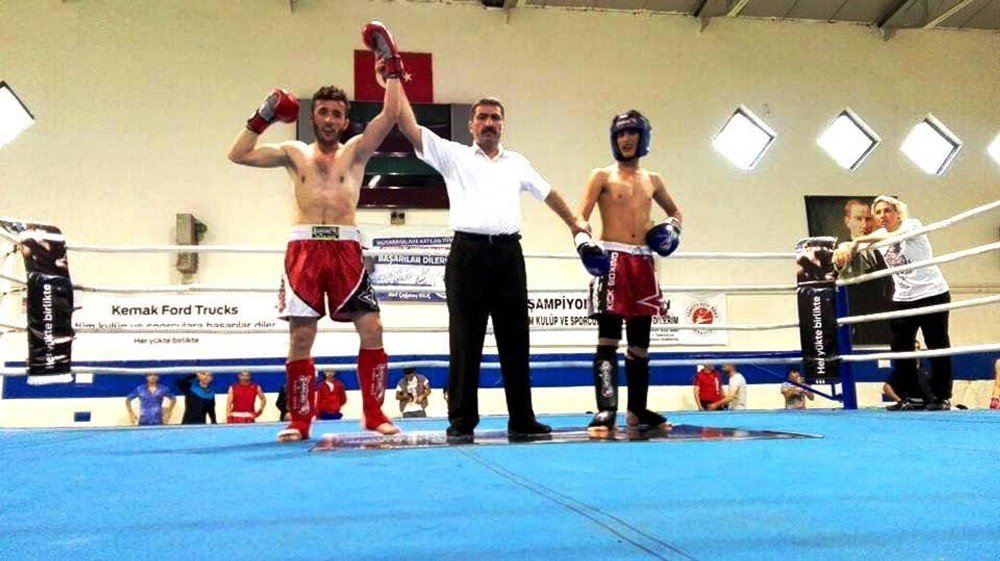 Ağrı’ya Kick Boks Şampiyonasında 6 Madalya