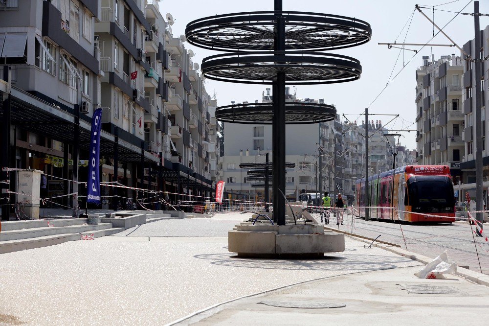 Şarampol Caddesi’nde Çalışmalar Devam Ediyor