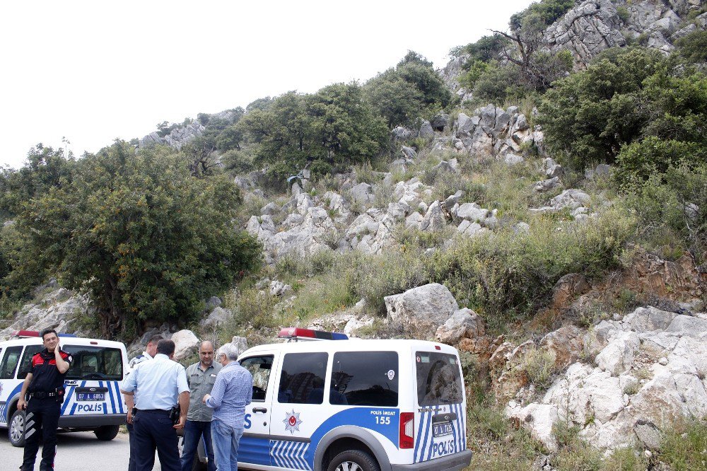 Antalya’da Dağlık Alanda Erkek Cesedi Bulundu