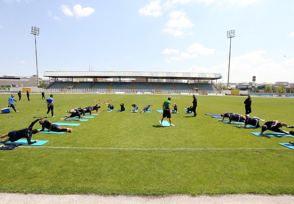 Osmanlıspor Hazırlıklarını Sürdürdü