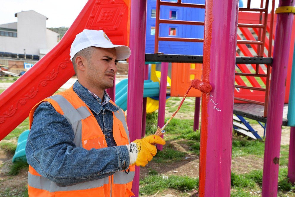 Parklarda Bakım Ve Revize Çalışmaları Devam Ediyor