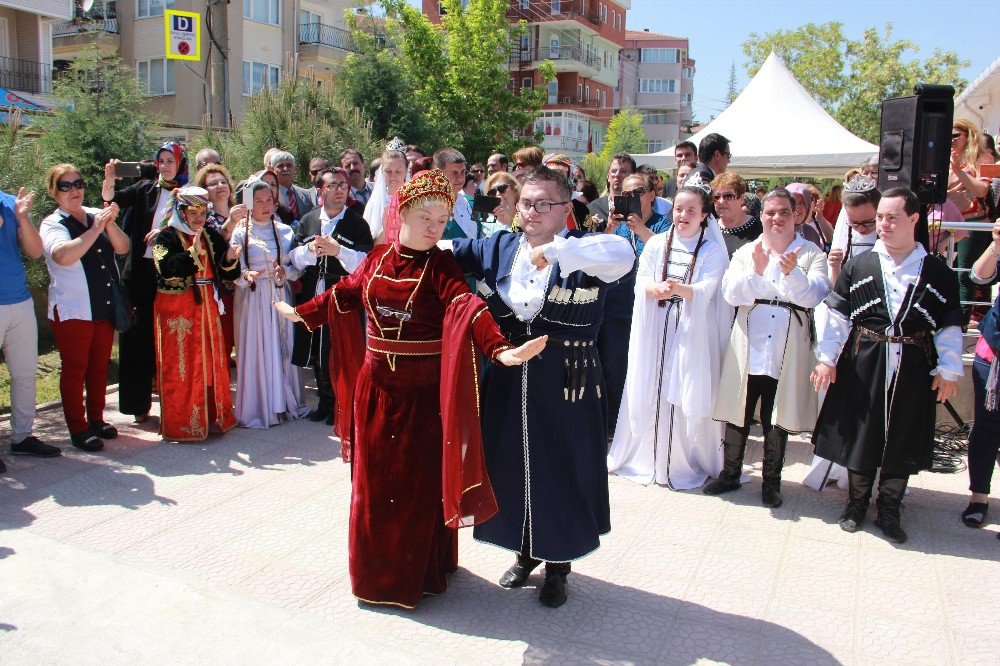 Edirne Valisi’nden Meslektaşlarına Çağrı: "Sözlü Değil, Fiili Dua Yapın"