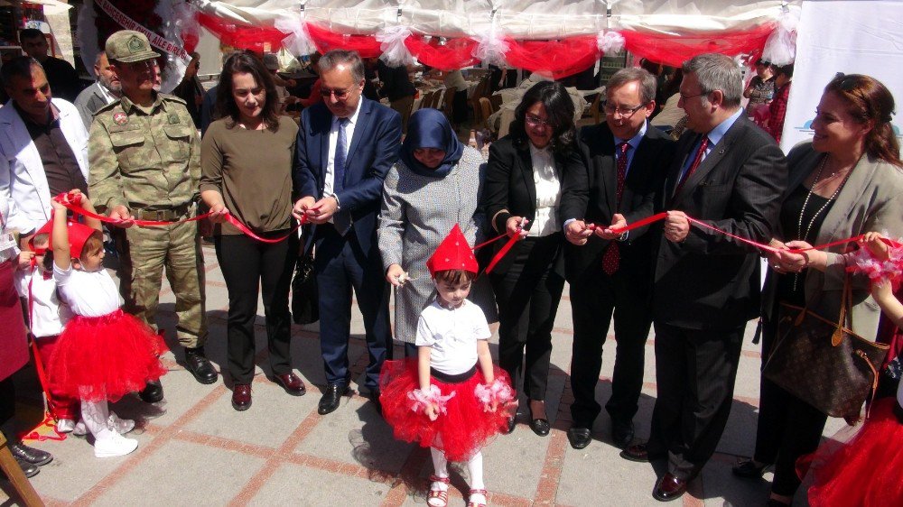 Edirne’de İhtiyaç Sahibi Öğrenciler Yararına Kermes