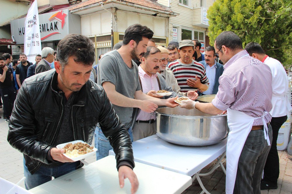 Karamanlı Emlakçı Referandum Adağını Yerine Getirdi