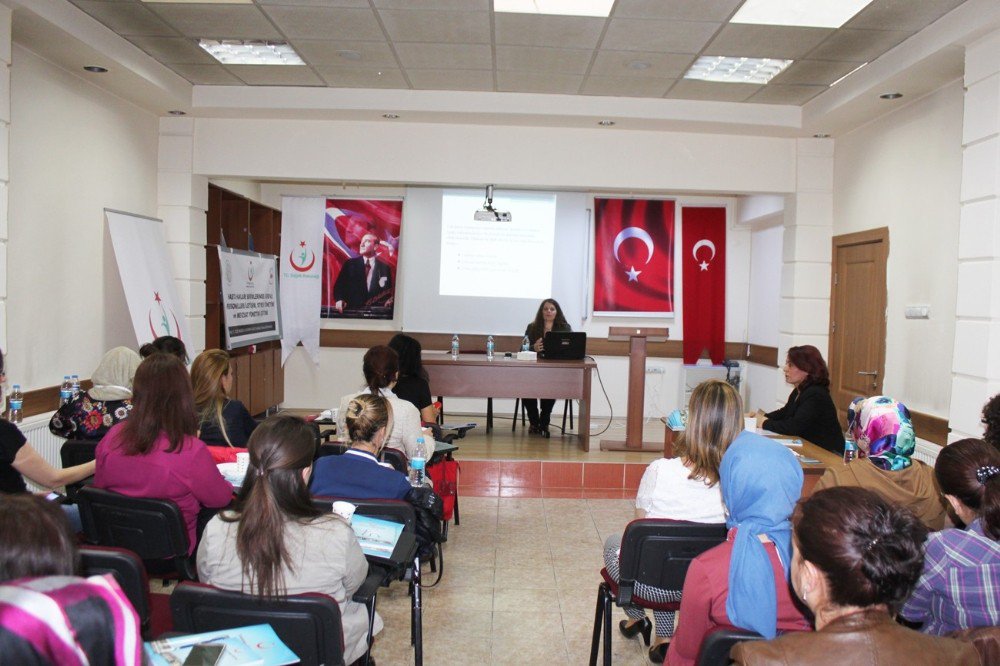 Sağlıkta İletişim, Stres Yönetimi Ve Mevzuat Eğitimleri Başladı