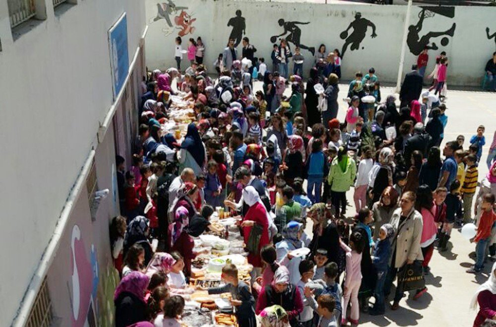 Okul Kermesine Yoğun İlgi