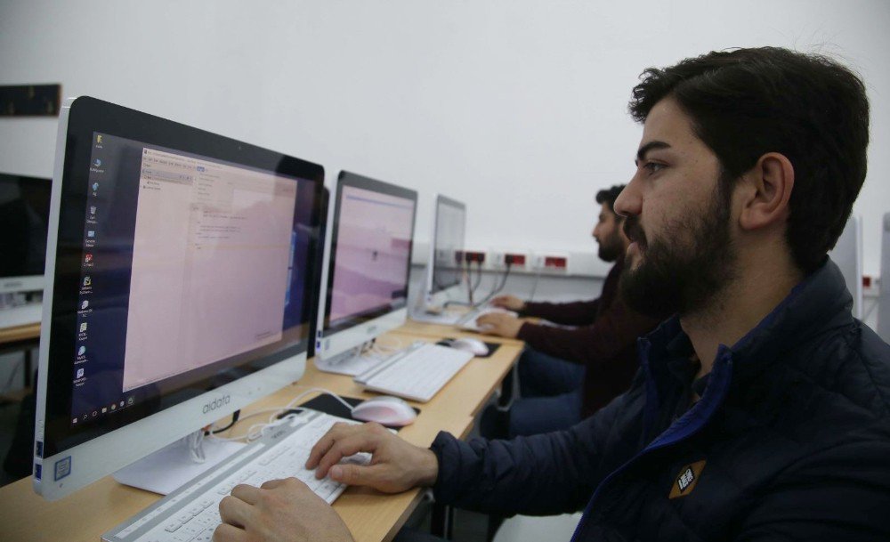 Türkiye’deki Siber Güvenlikte Uzman Açığının Kapatılması Çalışmaları