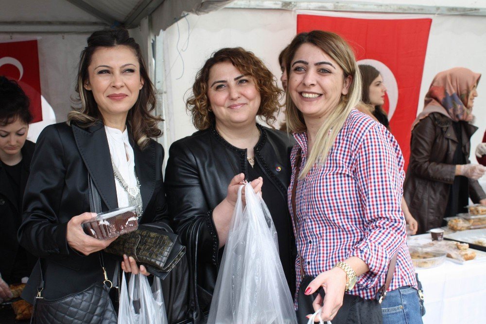 Tokat’ta Şehit Çocukları Yararına Kermes Düzenlendi