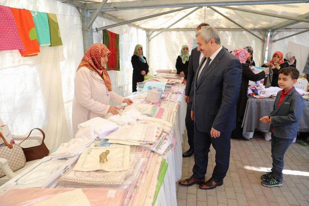 Bereket Çarşısı’nı Başkan Baran Açtı