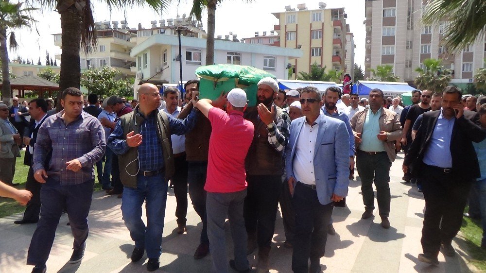 Cinnet Kurbanları Toprağa Veriliyor