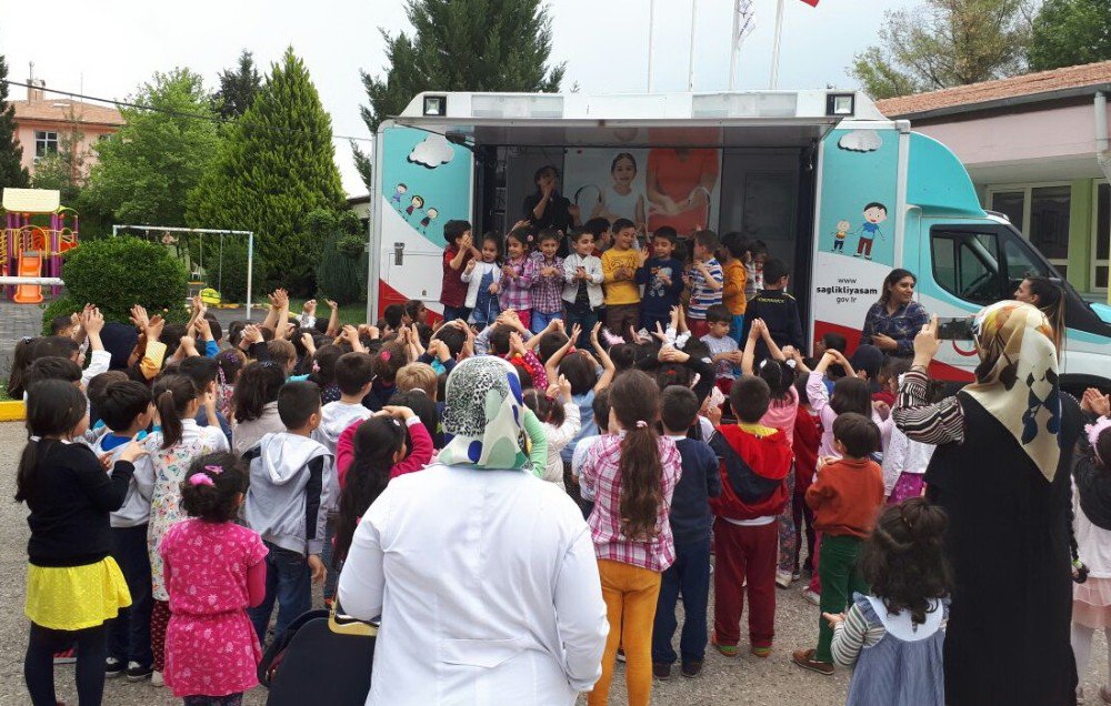 Minik Öğrencileri El Yıkamanın Önemi Anlatıldı