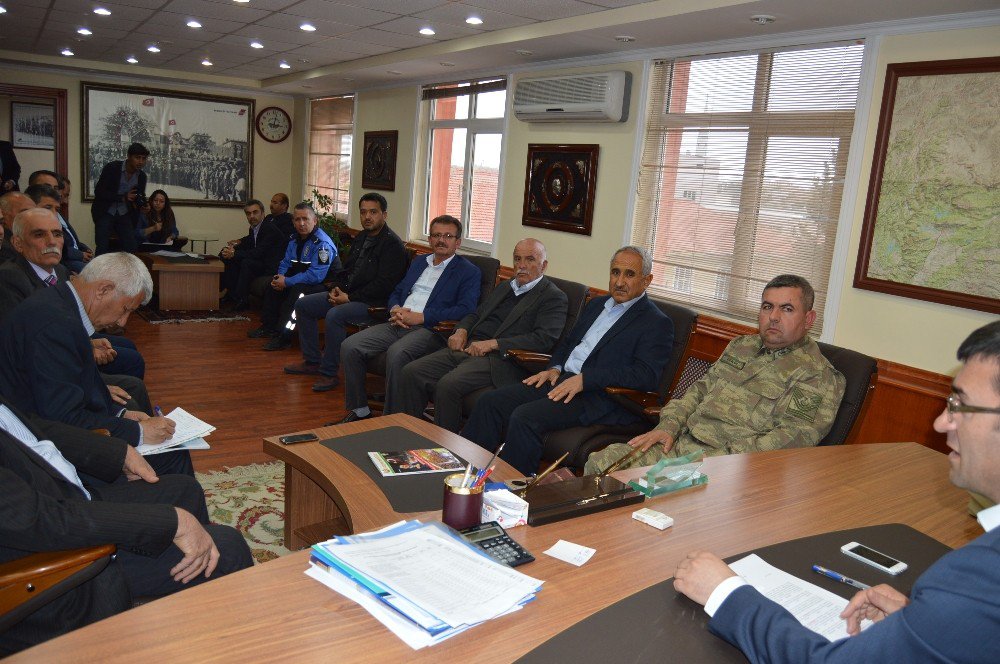 Besni’de Güvenlik Ve Halk Toplantısı Yapıldı