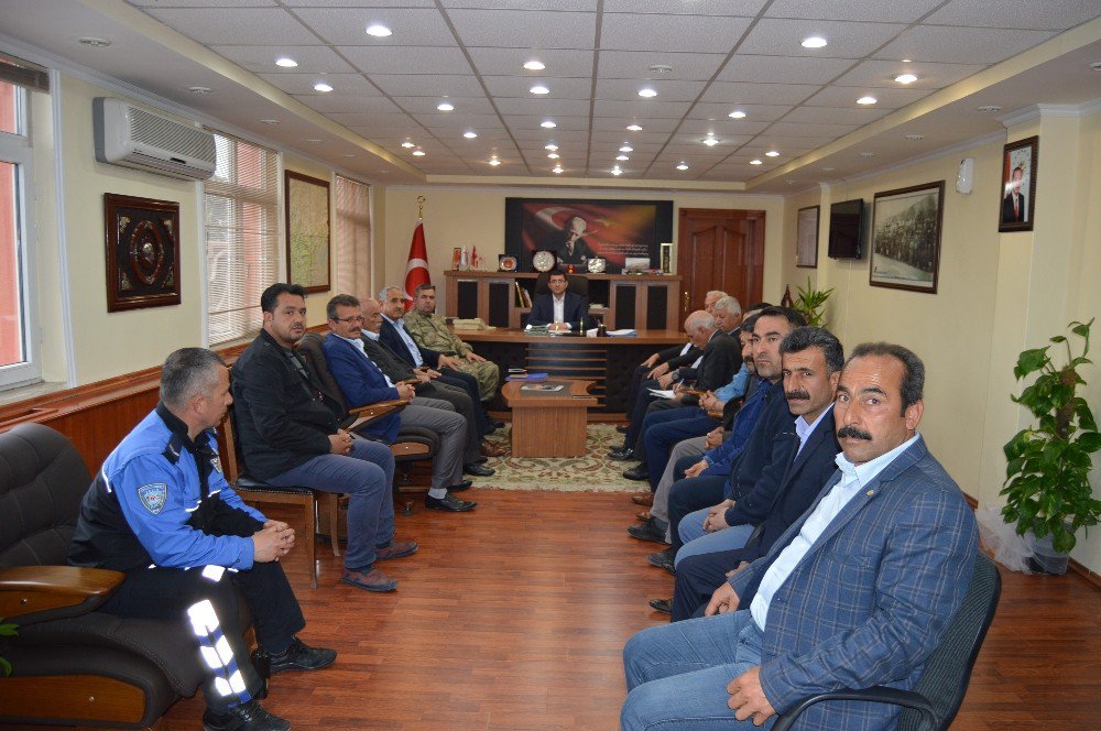 Besni’de Güvenlik Ve Halk Toplantısı Yapıldı