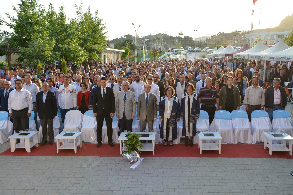Adü Söke İşletme Fakültesi İlk Mezunlarını Verdi