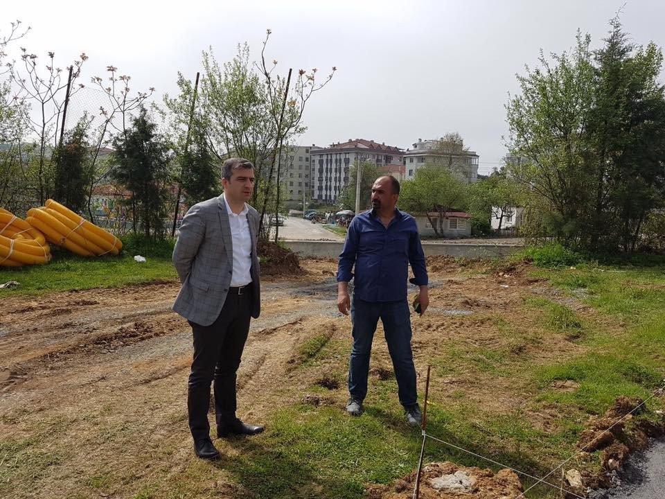 Başkan Yemenici Çocukları Sevindiriyor