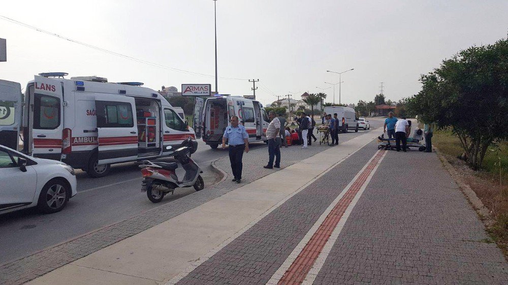 Antalya’da Motosiklet Kazası: 1’i Ağır 2 Yaralı
