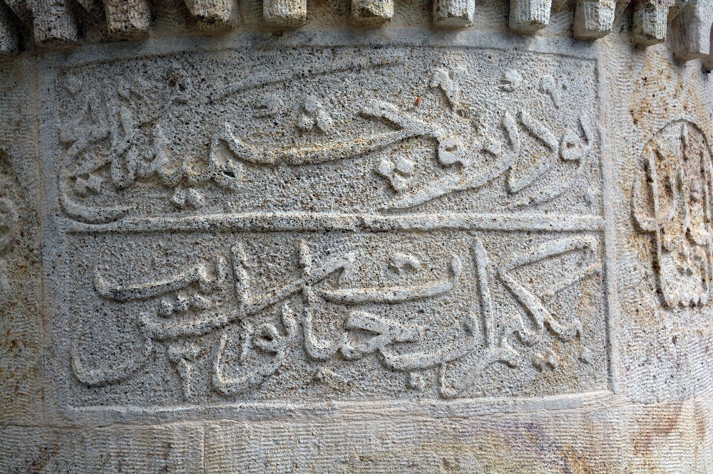 Asırlık Çeşme Vatandaşların Su İhtiyacını Karşılıyor