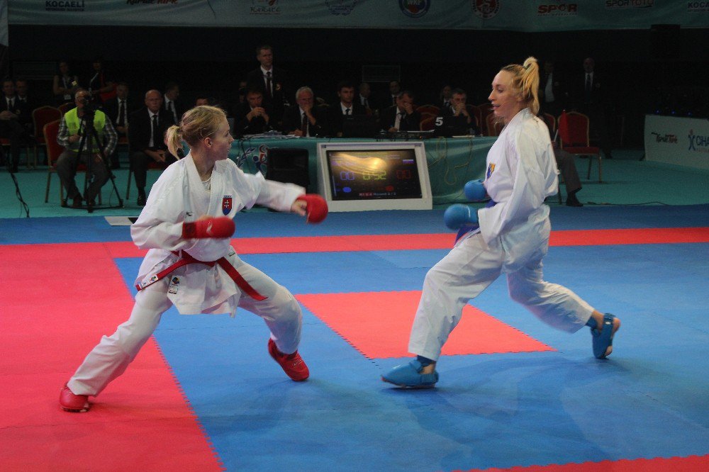 52. Büyükler Avrupa Karate Şampiyonası’nın Açılış Seremonisi Yapıldı