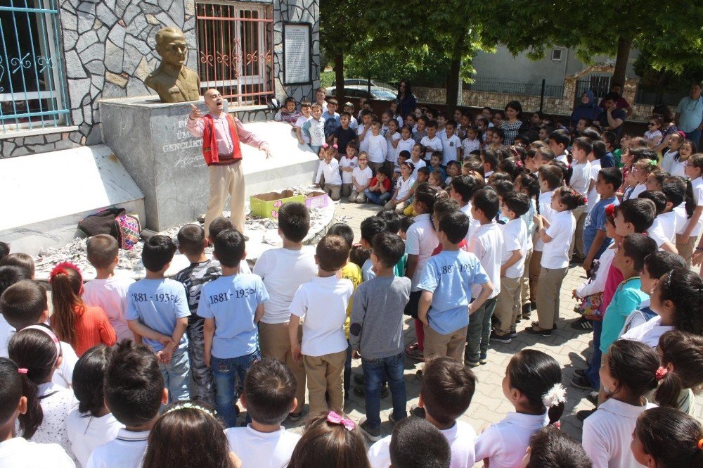 Edremit’te Çocuklar Tiyatro İle Buluşuyor