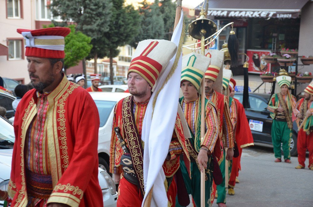 Mehteran Takımı Eşliğinde Hıdrellezi Kutladılar