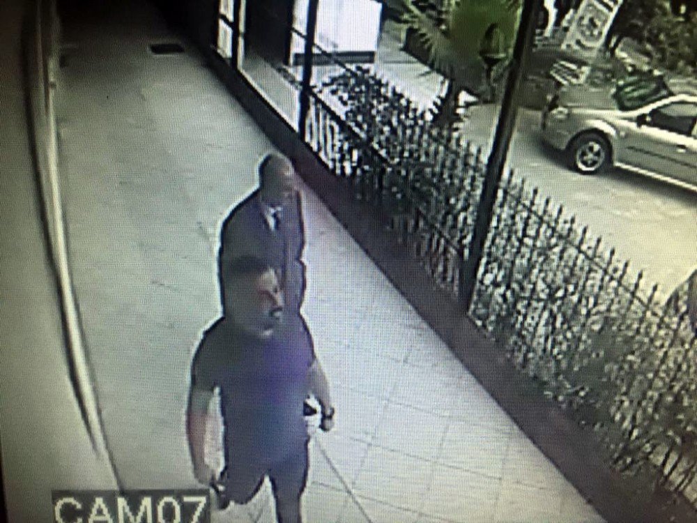 Emekli Vali Katiliyle Aynı Karede