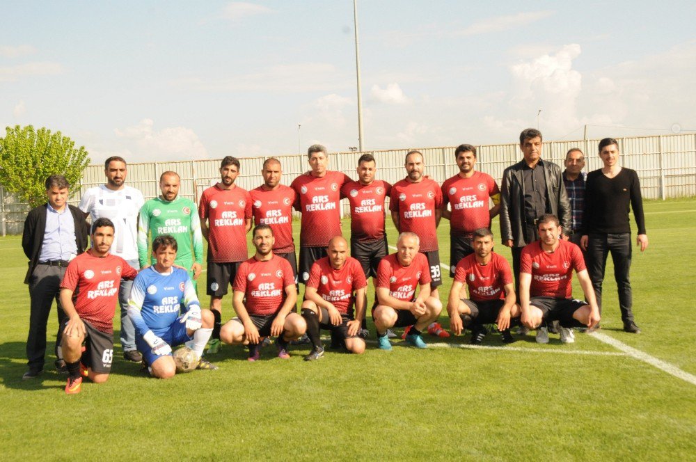 Kayapınar Turnuvadaki İlk Galibiyetini Aldı