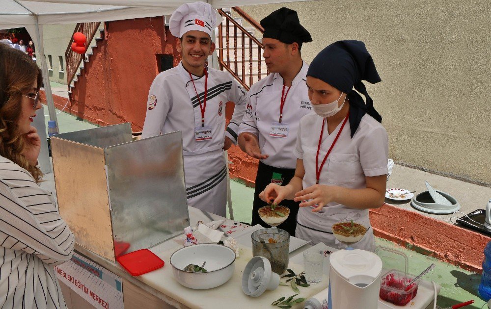 Balıkesir’de Yemek Yarışması Heyecanı