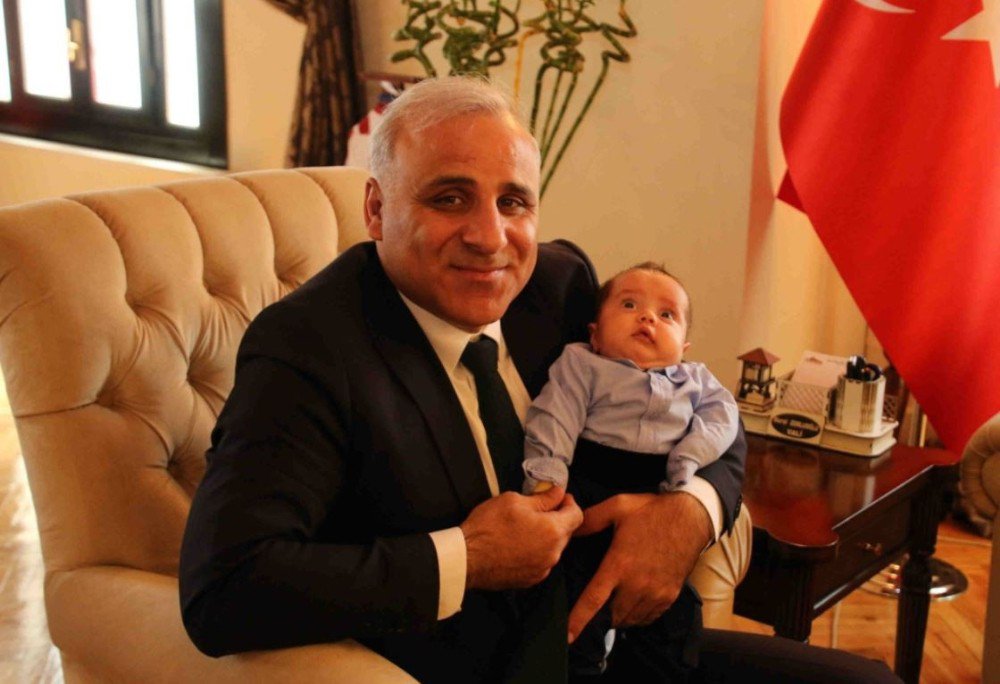 Şehit Çocuğuna Bakmadığı İddia Edilen Doktora Soruşturma