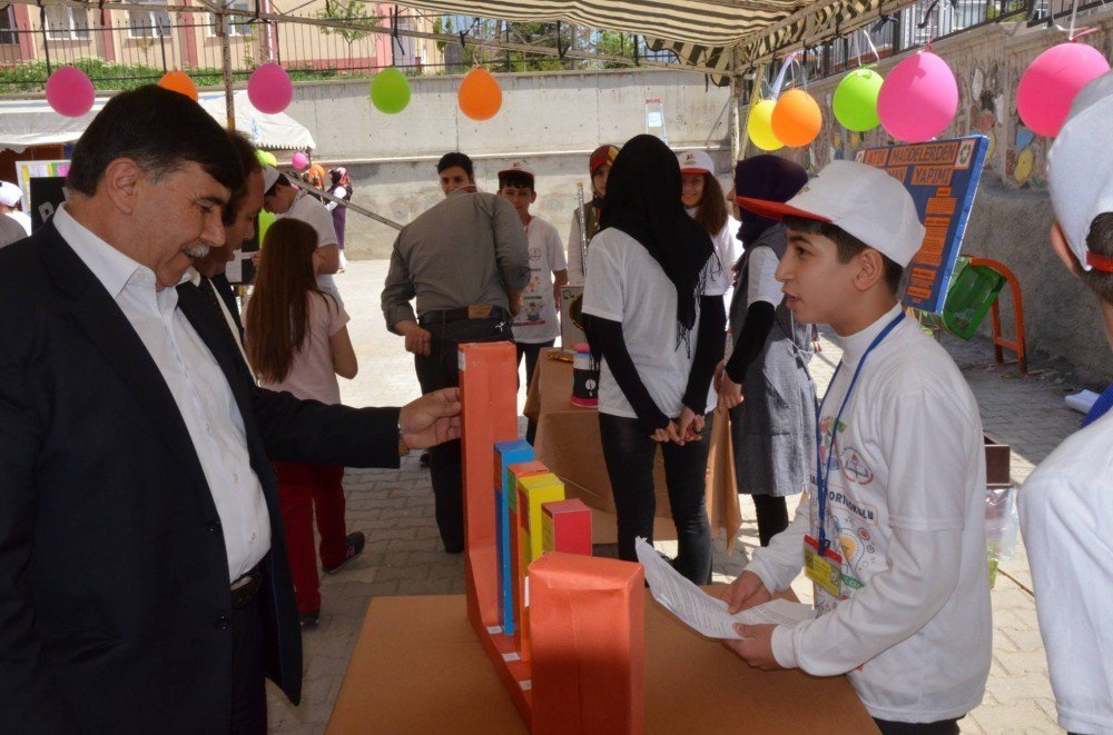 Emet’te Bilim Fuarı Açıldı