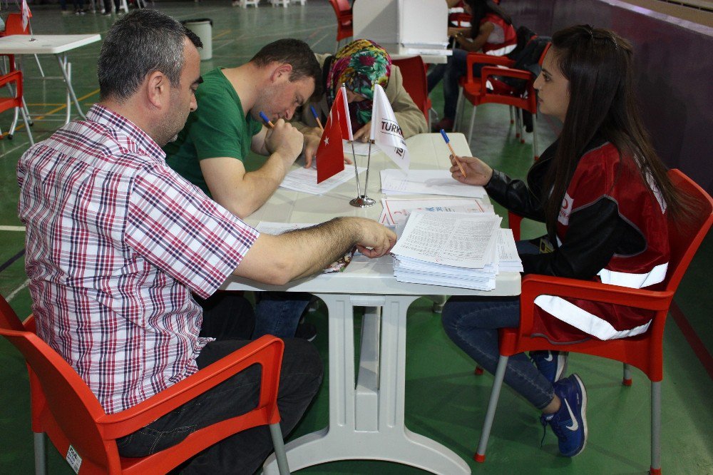 Kan Bağışında Rekora Koşuyorlar