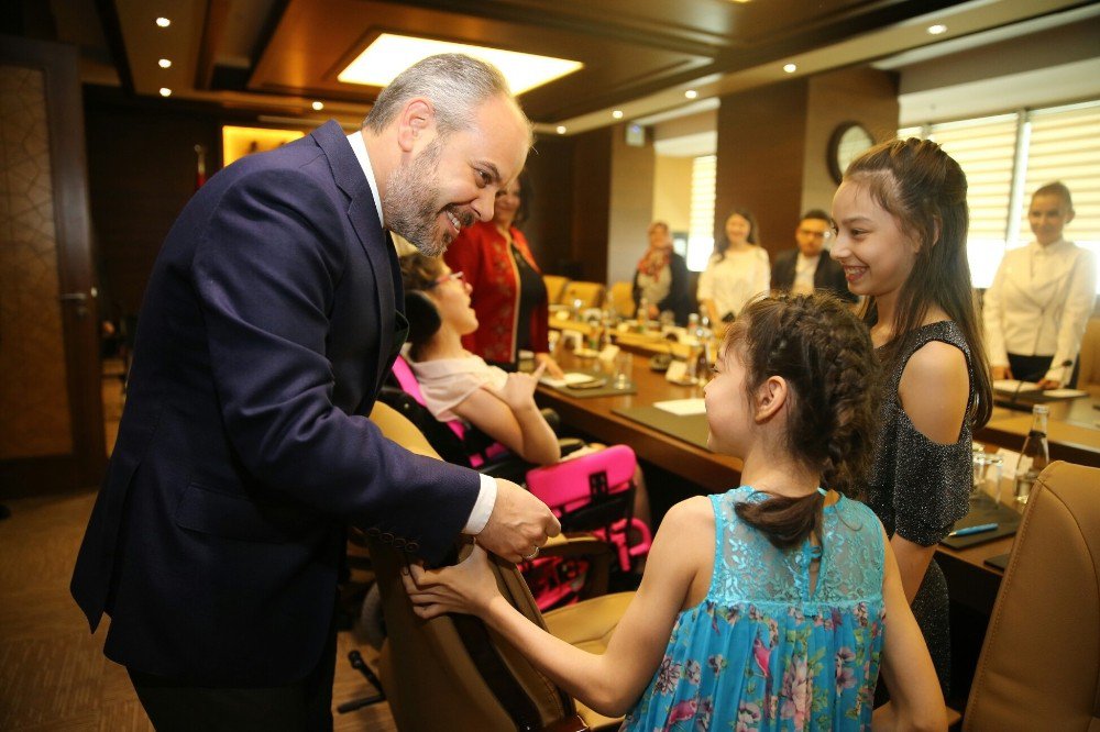 Bakan Kılıç, Serebral Palsili Çocuklarla Buluştu