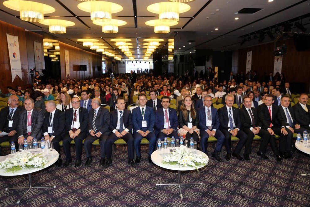 Zirvedeki Girişimciler Deneyimlerini Paylaştı