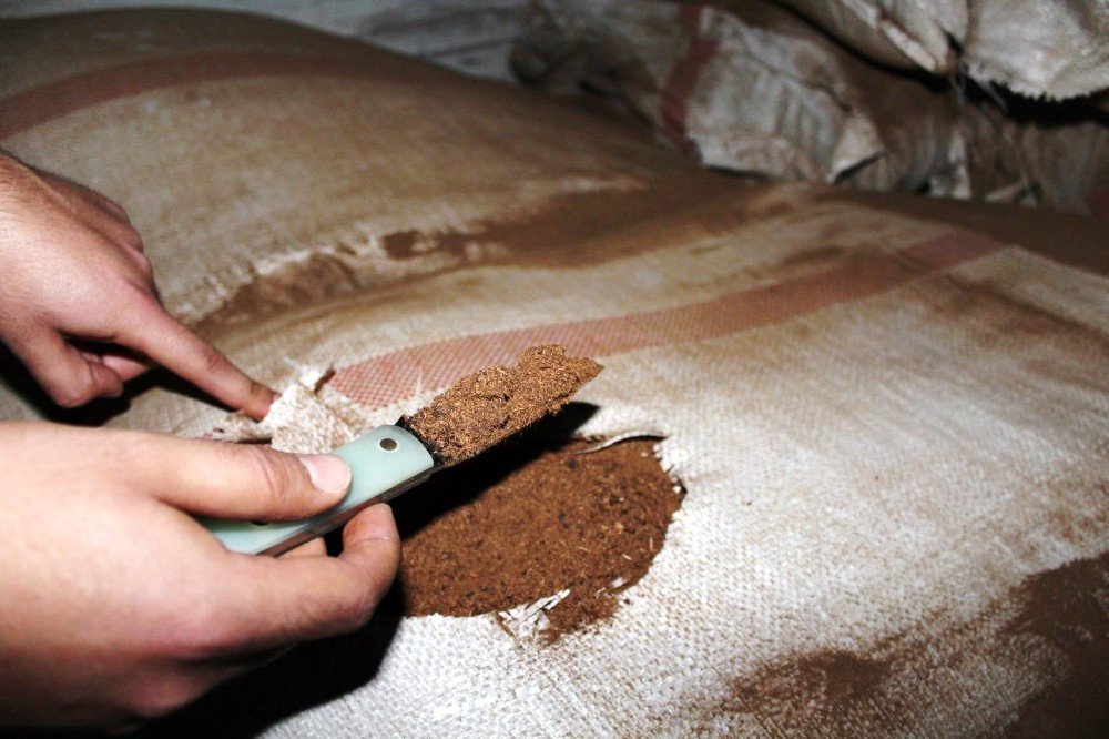 4 Ayda 130 Ton Kaçak Çay Ele Geçirildi