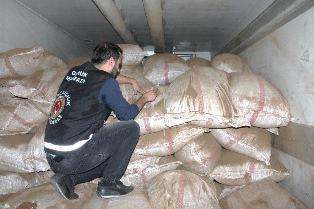 4 Ayda 130 Ton Kaçak Çay Ele Geçirildi