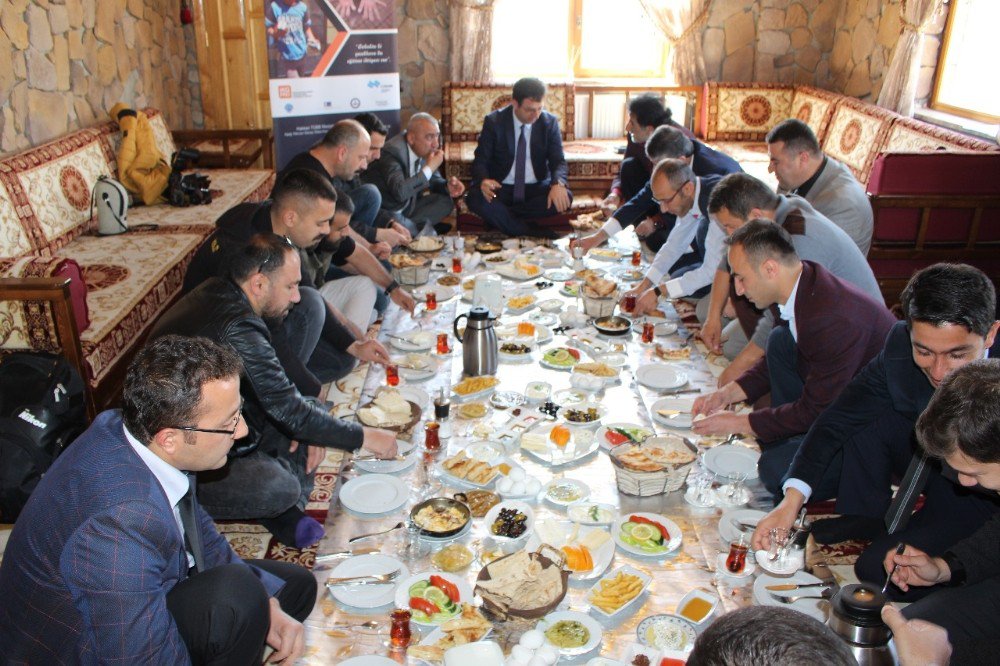 Hakkari’de “Çiçekler Solmadan” Projesi