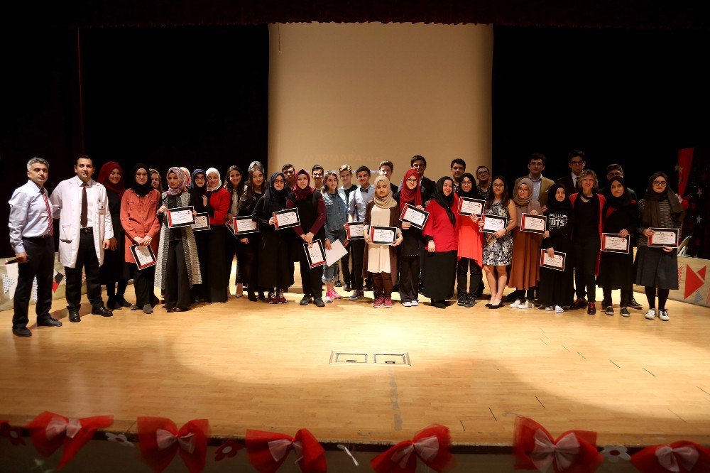 Öğrenciler, Düşüncelerini Yabancı Dilde Anlattı