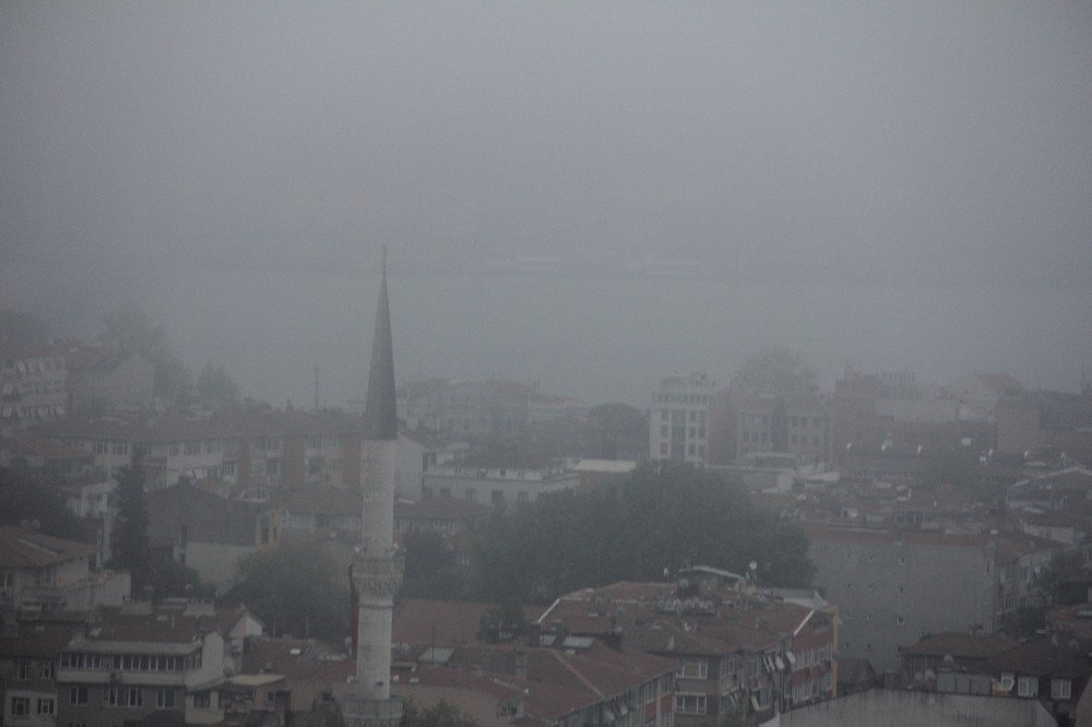 İstanbul Güne Sisle Uyandı