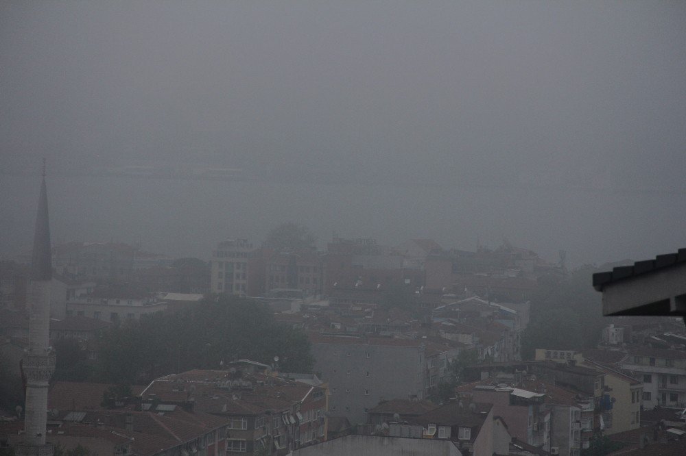 İstanbul Güne Sisle Uyandı