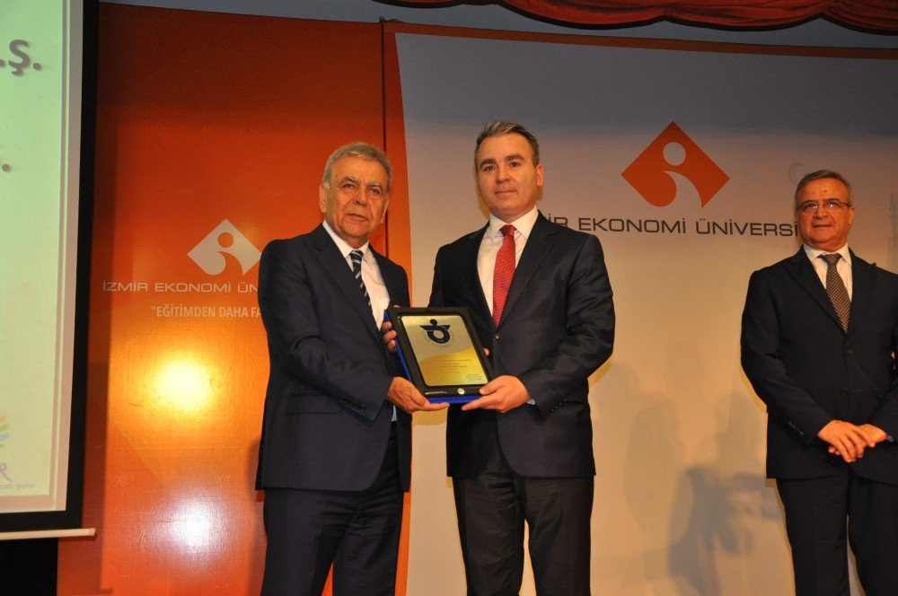 İzmir Vergi Şampiyonları Ödüllendirildi